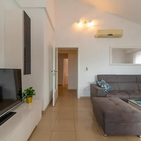 Angela Apartment *