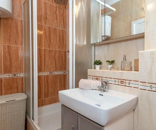 アパート Angela トロギール