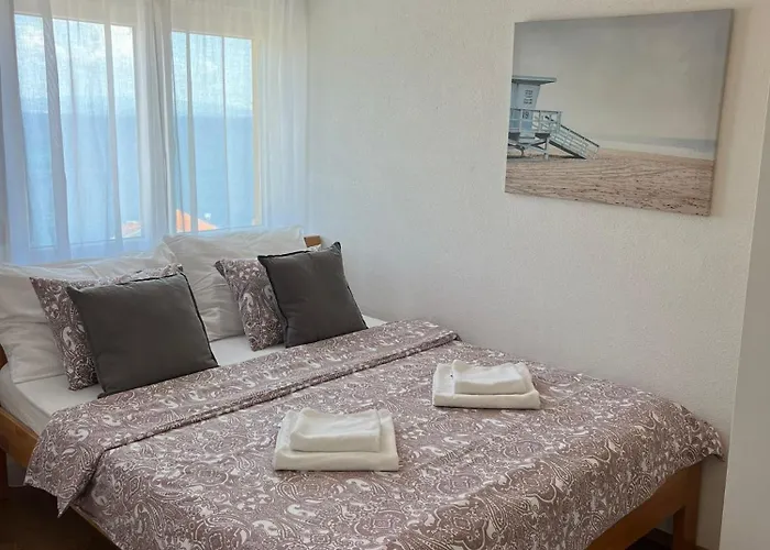 Angela * トロギール